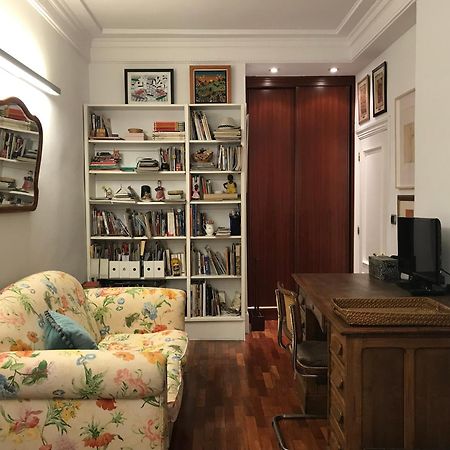 Habitacion Grande Y Confortable Con Bano Privado Junto A Guggenheim Bilbao Exterior photo
